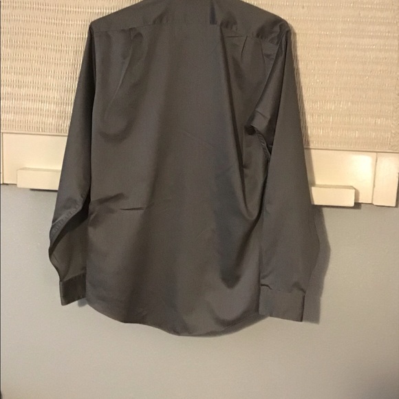 Arrow Men’s Sateen Dress Shirt - Picture 3 of 6